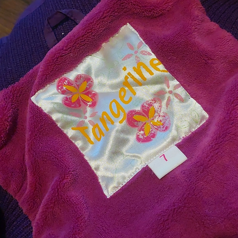 Vest - Picture 6 of 8